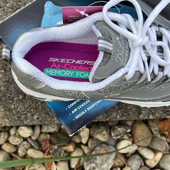 NEW! Skechers D’lites - Picture 2 of 5